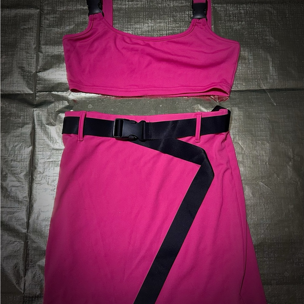 Pink Outfit Set with Hat and Belt - Picture 5 of 9
